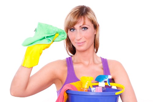 Professional carpet cleaner working in a W1J home near central London