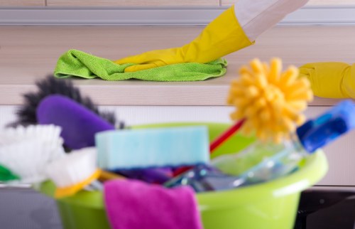 Commercial office cleaning service for W1J businesses
