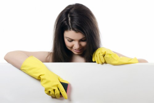 Kitchen deep cleaning included in W1J move-out cleaning service
